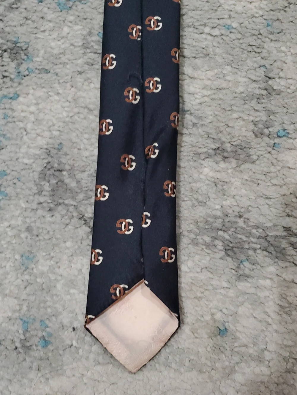 Vintage 1980s Gucci 100% Silk Necktie With GG Monogram Crest